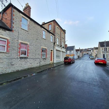 F3 2 Bedroomed Town House - Free Parking - Super 150 Mbps Wifi Near Gavin N Stacey Film House - 1 Free Dog Allowed Barry Exteriér fotografie