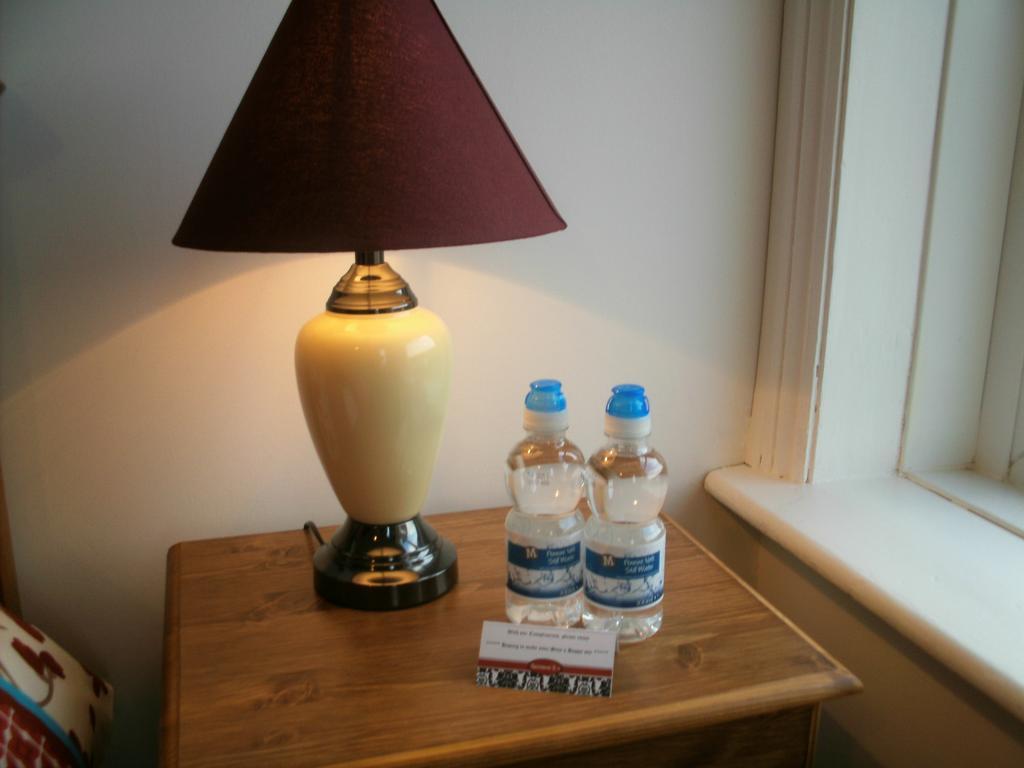 F3 2 Bedroomed Town House - Free Parking - Super 150 Mbps Wifi Near Gavin N Stacey Film House - 1 Free Dog Allowed Barry Pokoj fotografie