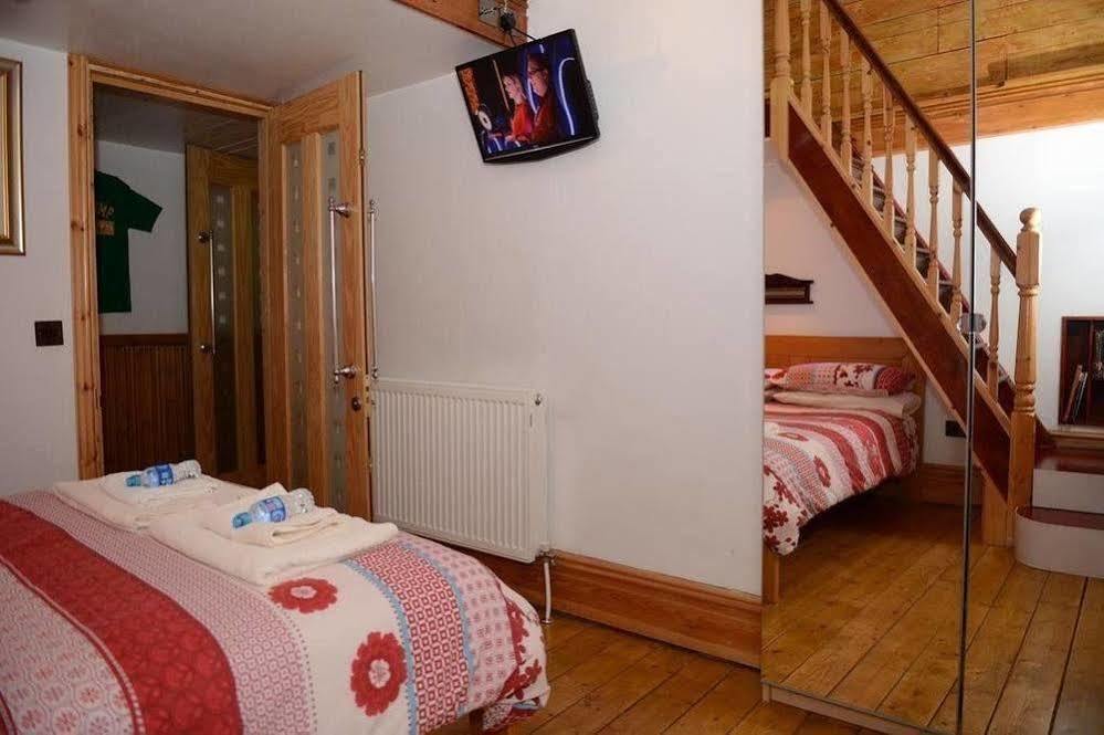 F3 2 Bedroomed Town House - Free Parking - Super 150 Mbps Wifi Near Gavin N Stacey Film House - 1 Free Dog Allowed Barry Exteriér fotografie